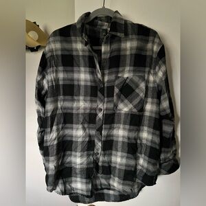 NWOT Wild Fable black and white Plaid Shirt side pockets small